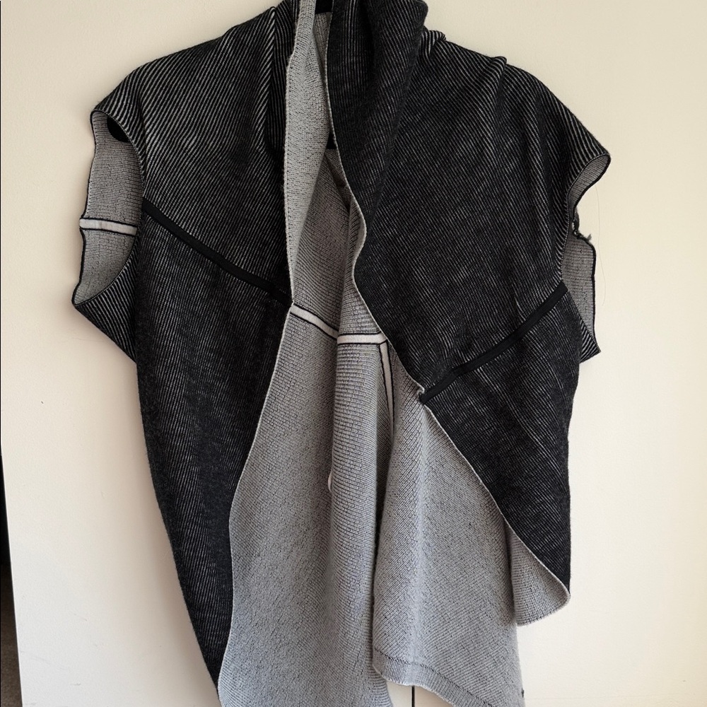lululemon athletica Black and Gray Women's Top